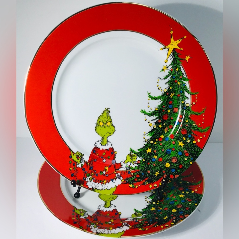 2 Dinner Plates BEAUTIFUL!!! THE GRINCH Elegant Christmas Red w Gold Rim New